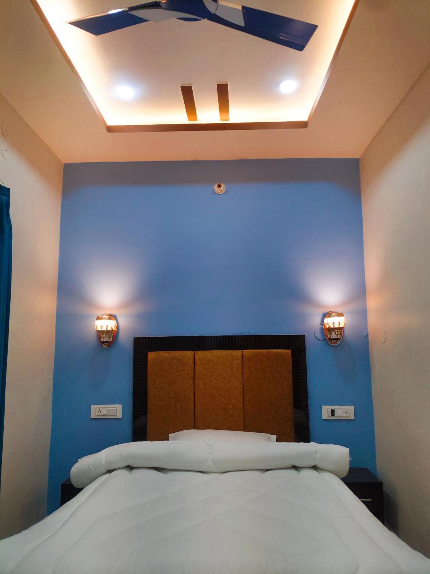 Appartement Aadishri à Rishīkesh Extérieur photo